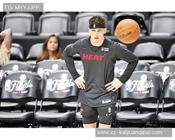 希罗与公牛吉祥物半场对决公牛一击命中让希罗瞬间退缩